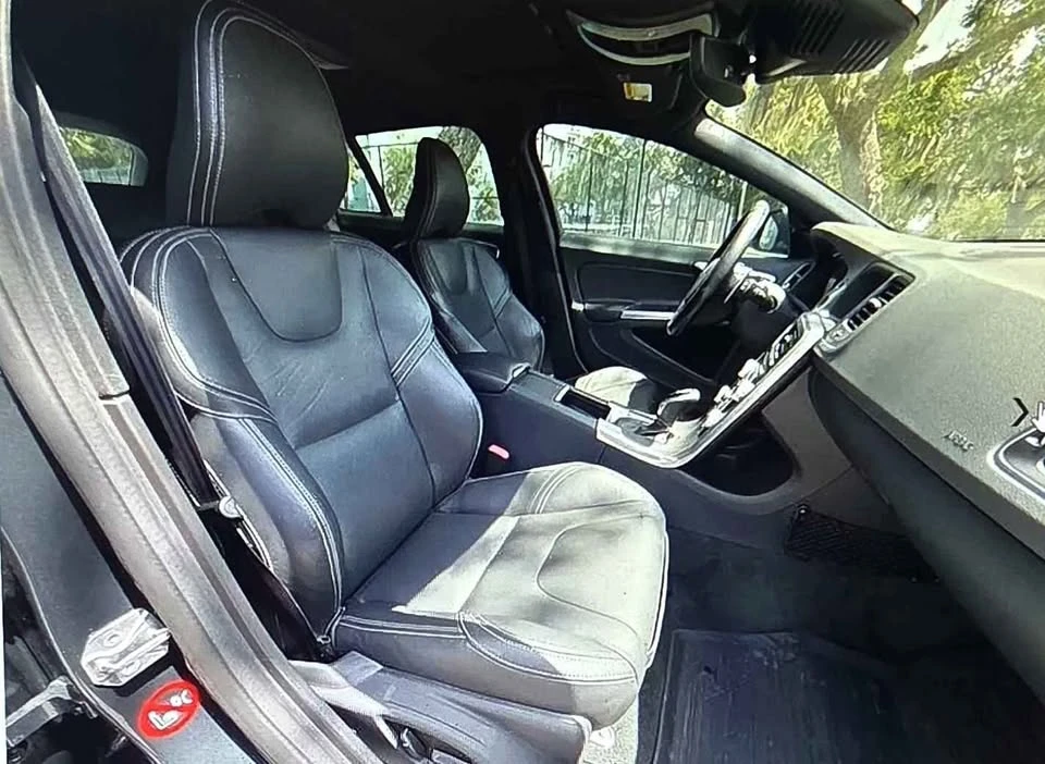 2016 Volvo V60 1st Gen - Image 12 of 14