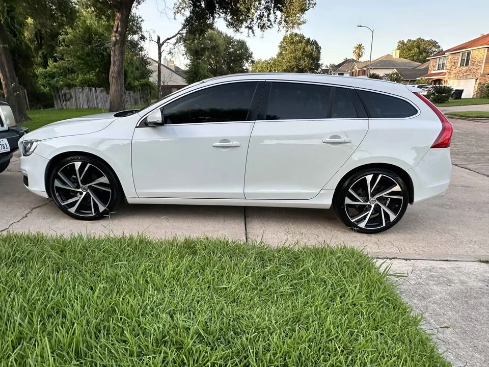 2016 Volvo V60 1st Gen - Image 2 of 13