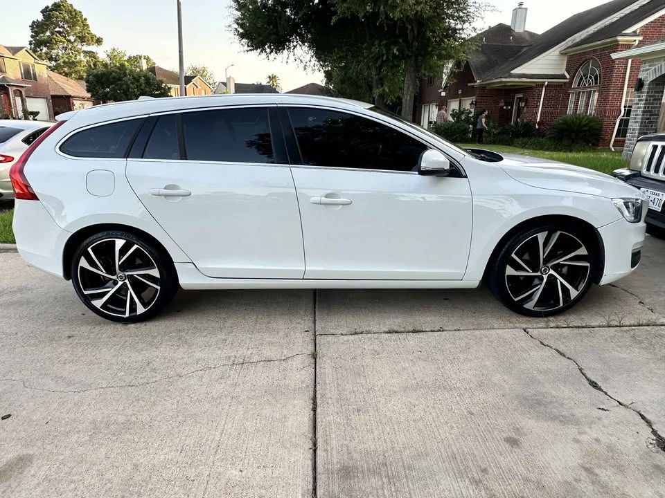 2016 Volvo V60 1st Gen - Image 12 of 13