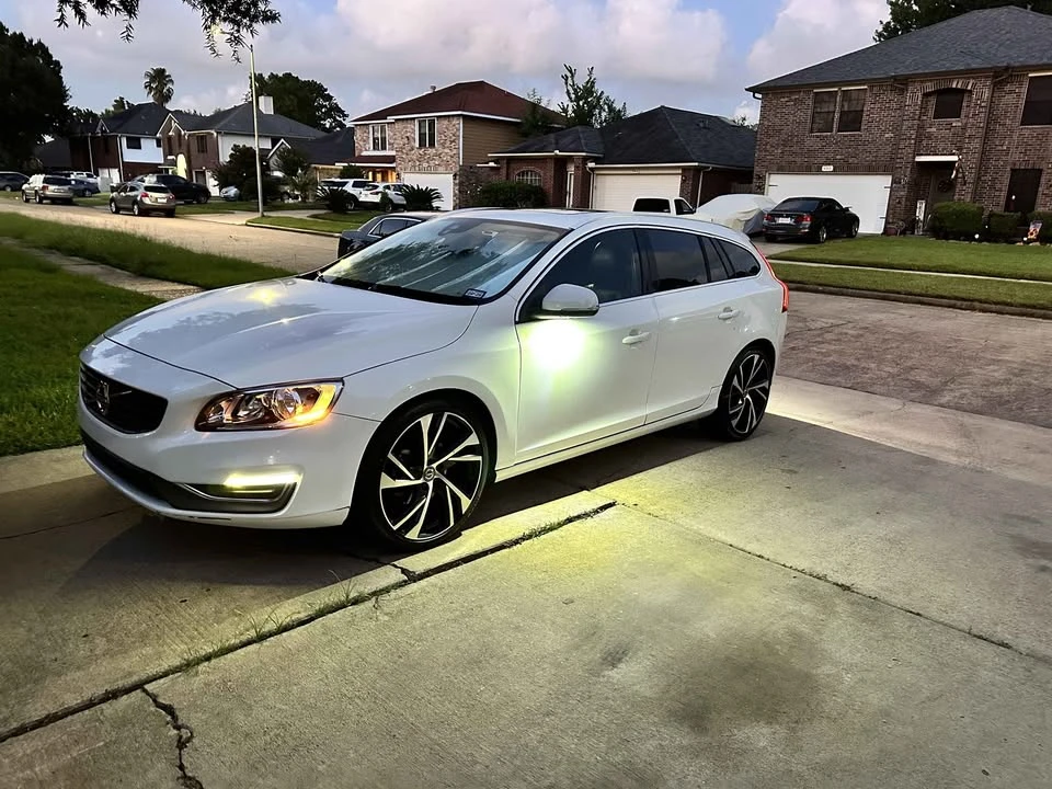 2016 Volvo V60 1st Gen - Image 5 of 13