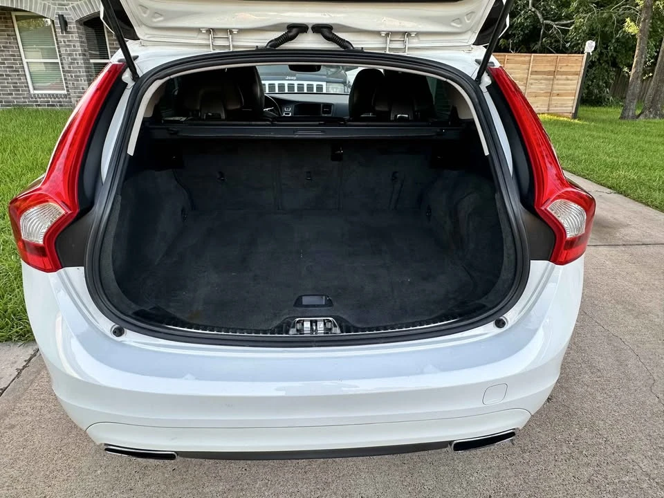 2016 Volvo V60 1st Gen - Image 10 of 13