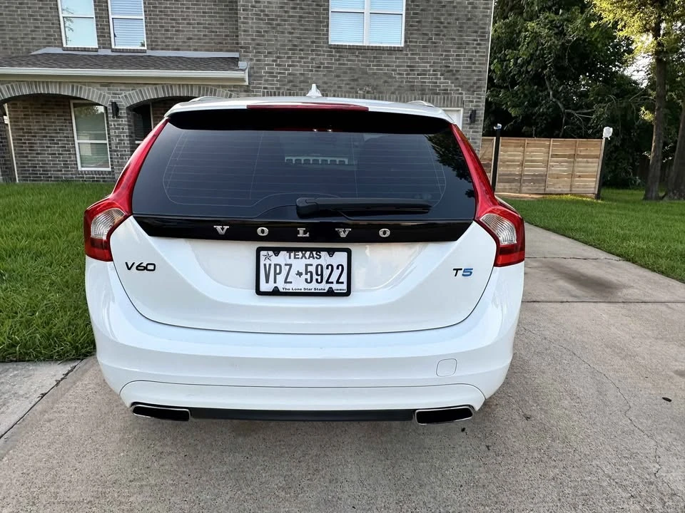 2016 Volvo V60 1st Gen - Image 9 of 13