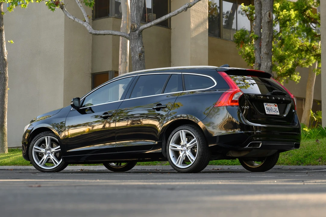 2016 Volvo V60 1st Gen - Image 20 of 31