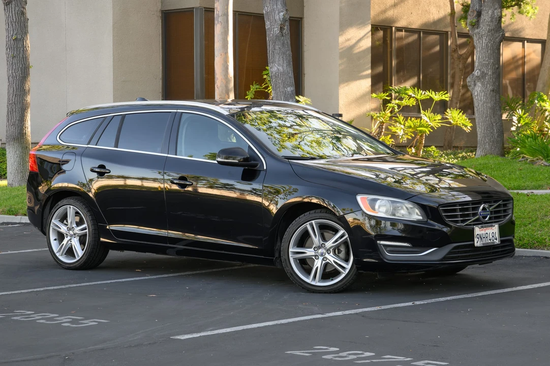 2016 Volvo V60 1st Gen - Image 7 of 31