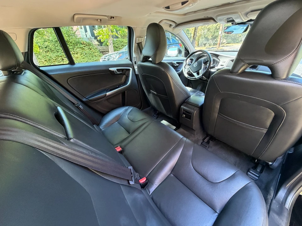 2016 Volvo V60 1st Gen - Image 9 of 13