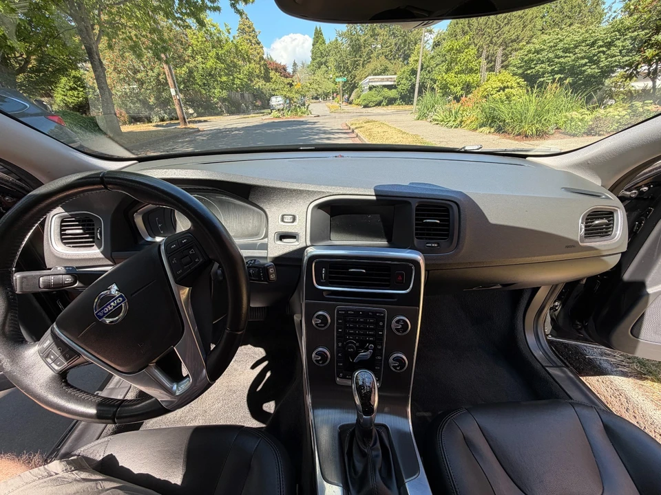2016 Volvo V60 1st Gen - Image 11 of 13