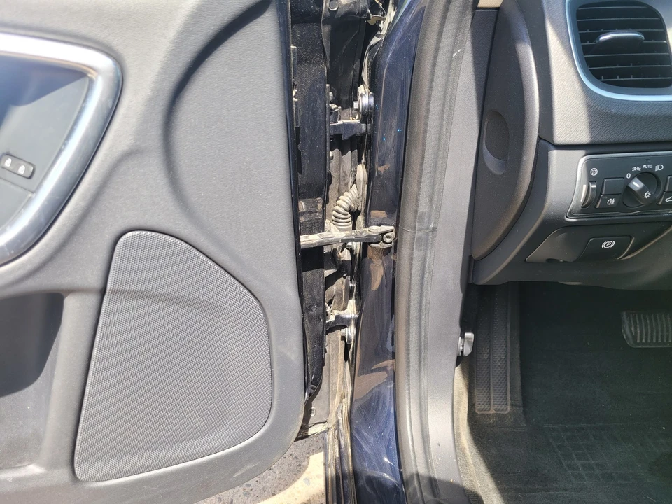 2016 Volvo V60 1st Gen - Image 31 of 31