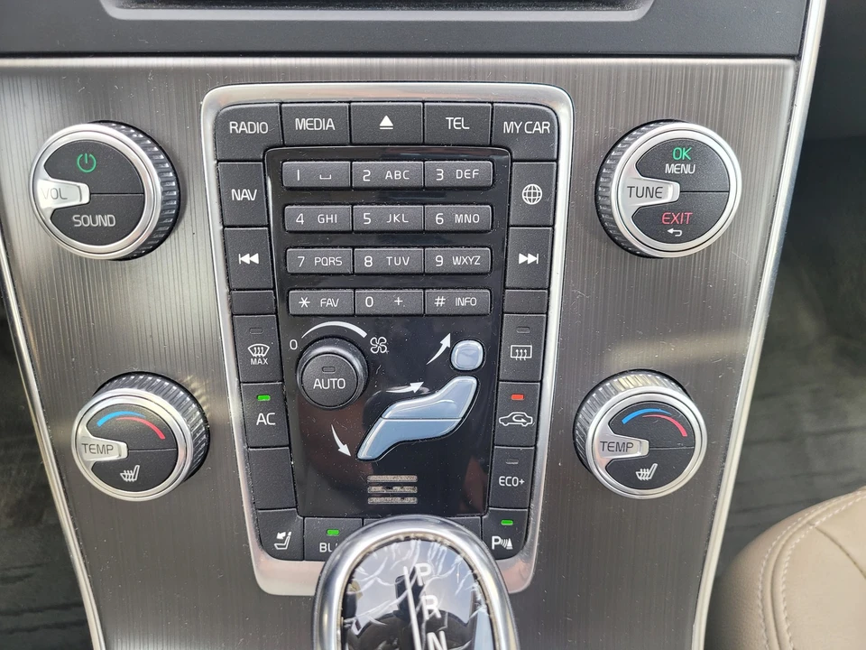 2016 Volvo V60 1st Gen - Image 22 of 31
