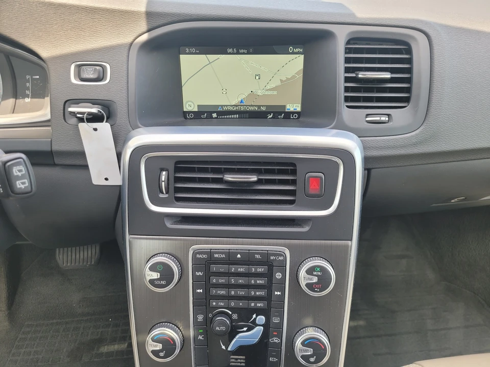 2016 Volvo V60 1st Gen - Image 23 of 31