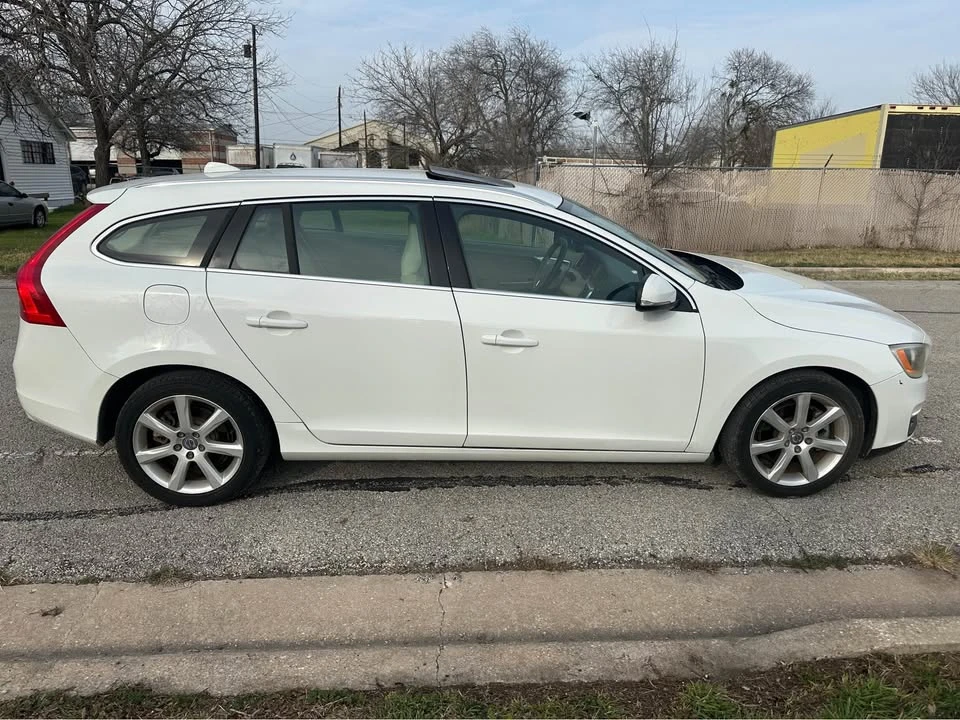 2016 Volvo V60 1st Gen - Image 2 of 11