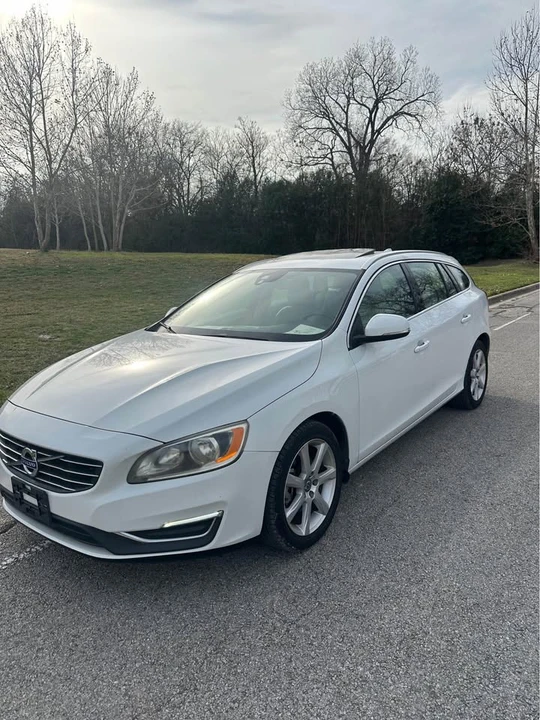 2016 Volvo V60 1st Gen - Image 4 of 11