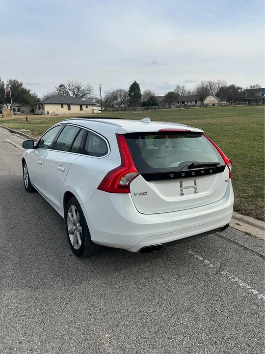 2016 Volvo V60 1st Gen - Image 6 of 11