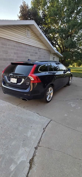 2016 Volvo V60 1st Gen - Image 2 of 5