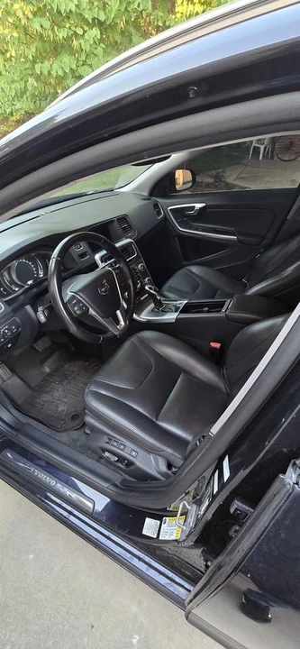 2016 Volvo V60 1st Gen - Image 4 of 5