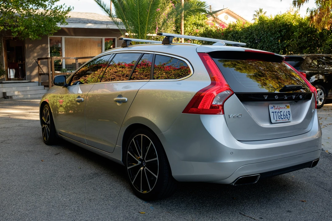 2016 Volvo V60 1st Gen - Image 11 of 31