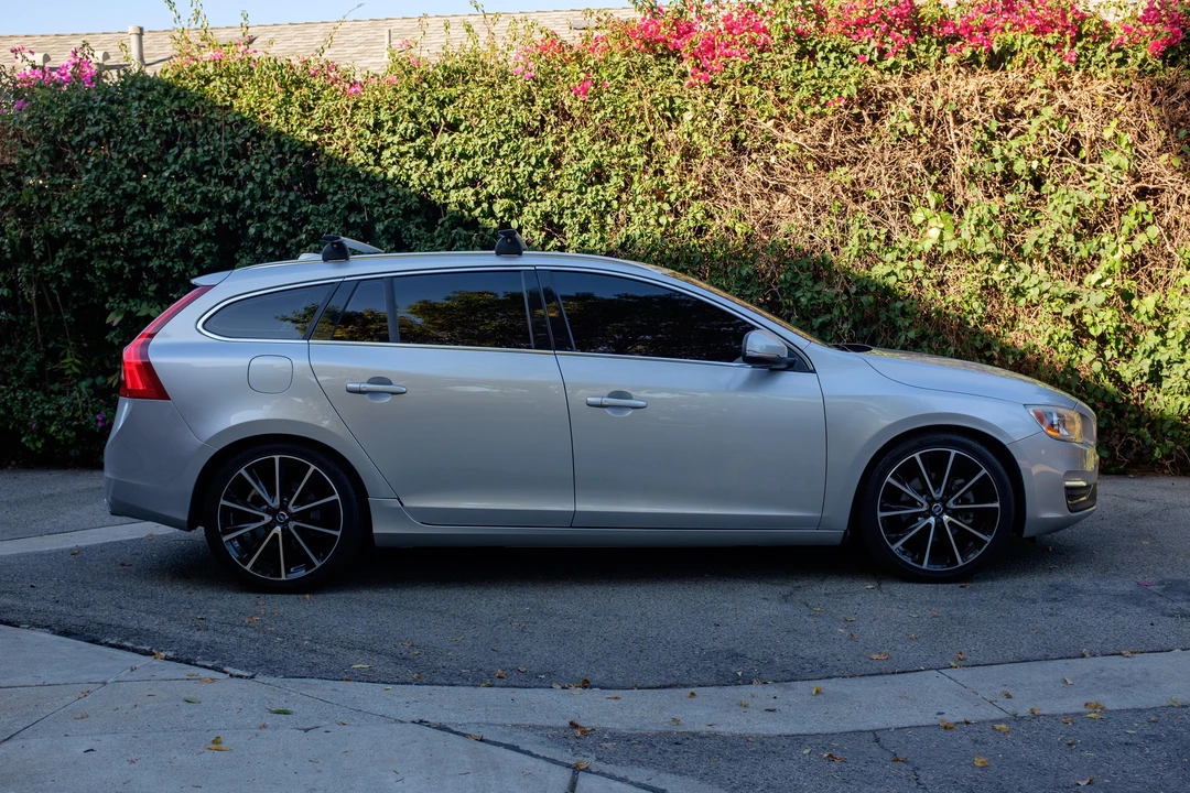 2016 Volvo V60 1st Gen - Image 17 of 31