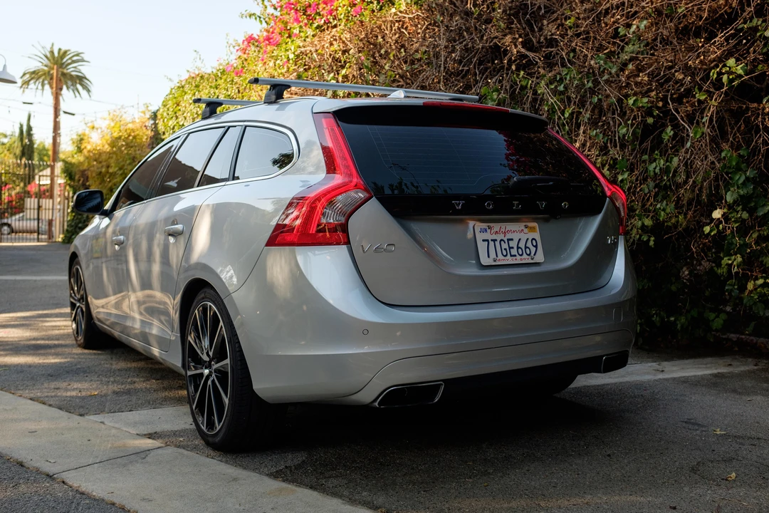 2016 Volvo V60 1st Gen - Image 12 of 31