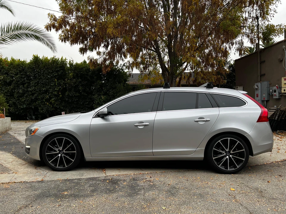 2016 Volvo V60 1st Gen - Image 9 of 31