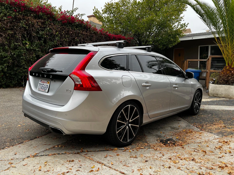 2016 Volvo V60 1st Gen - Image 15 of 31