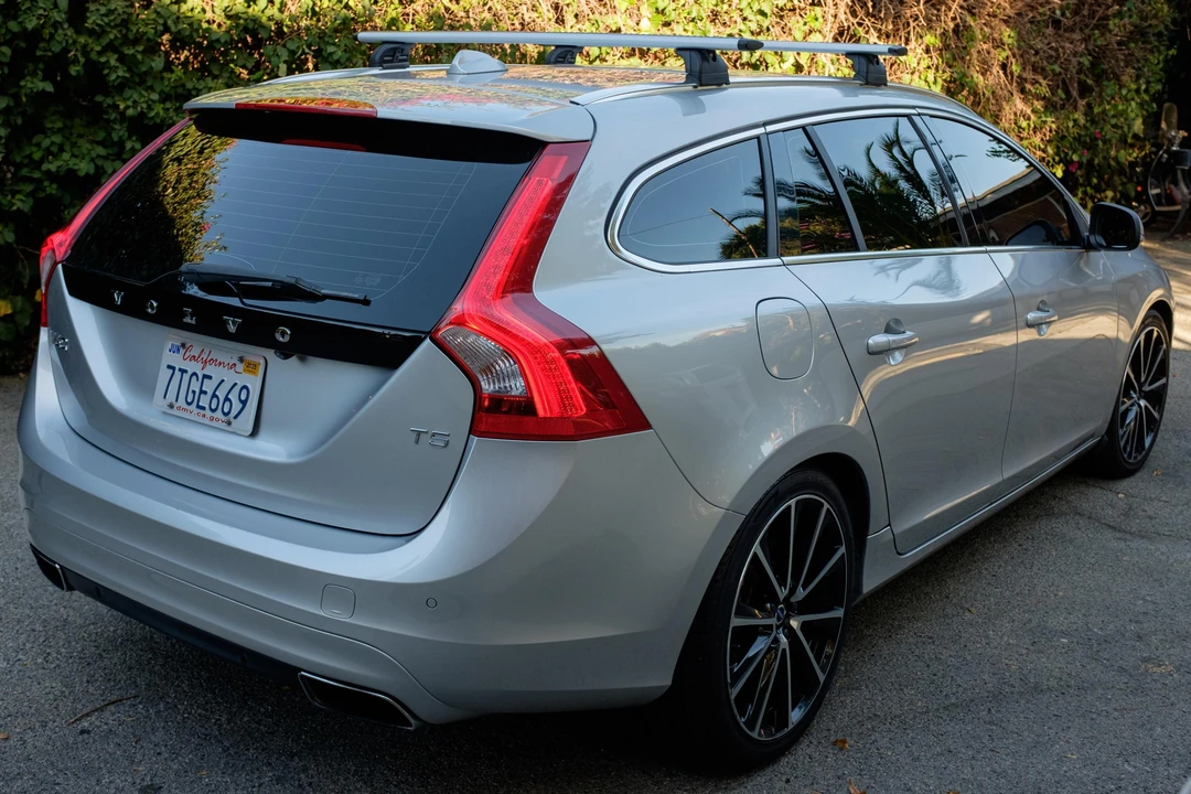 2016 Volvo V60 1st Gen - Image 4 of 31