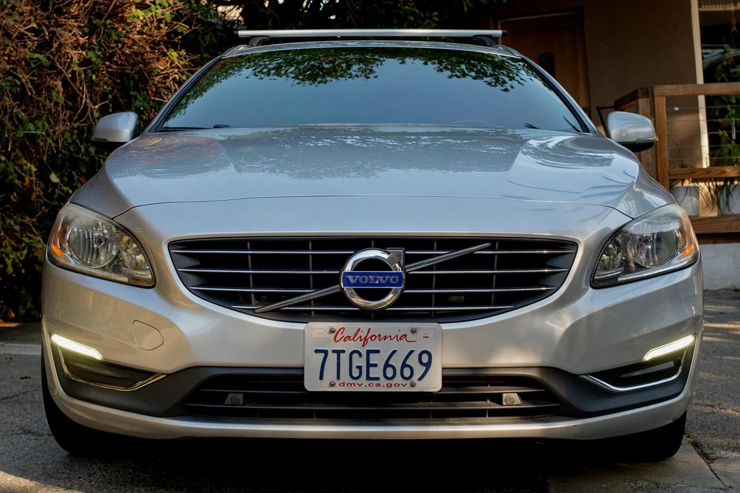 2016 Volvo V60 1st Gen - Image 2 of 31