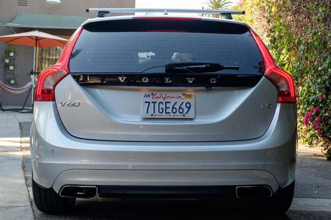 2016 Volvo V60 1st Gen - Image 5 of 31