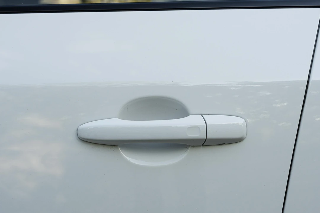 2016 Volvo V60 1st Gen - Image 25 of 31