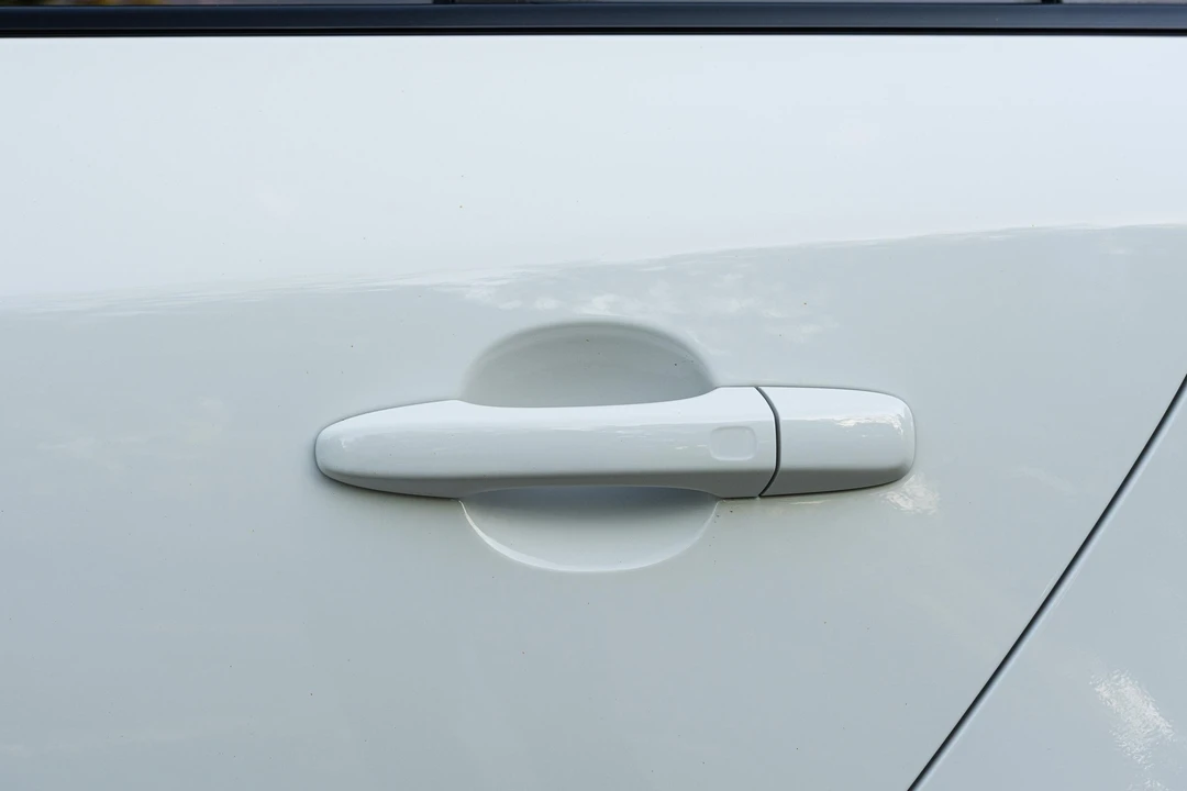 2016 Volvo V60 1st Gen - Image 26 of 31