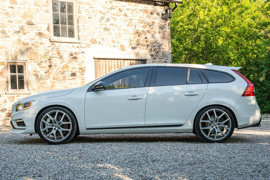 2016 Volvo V60 1st Gen - Image 7 of 31