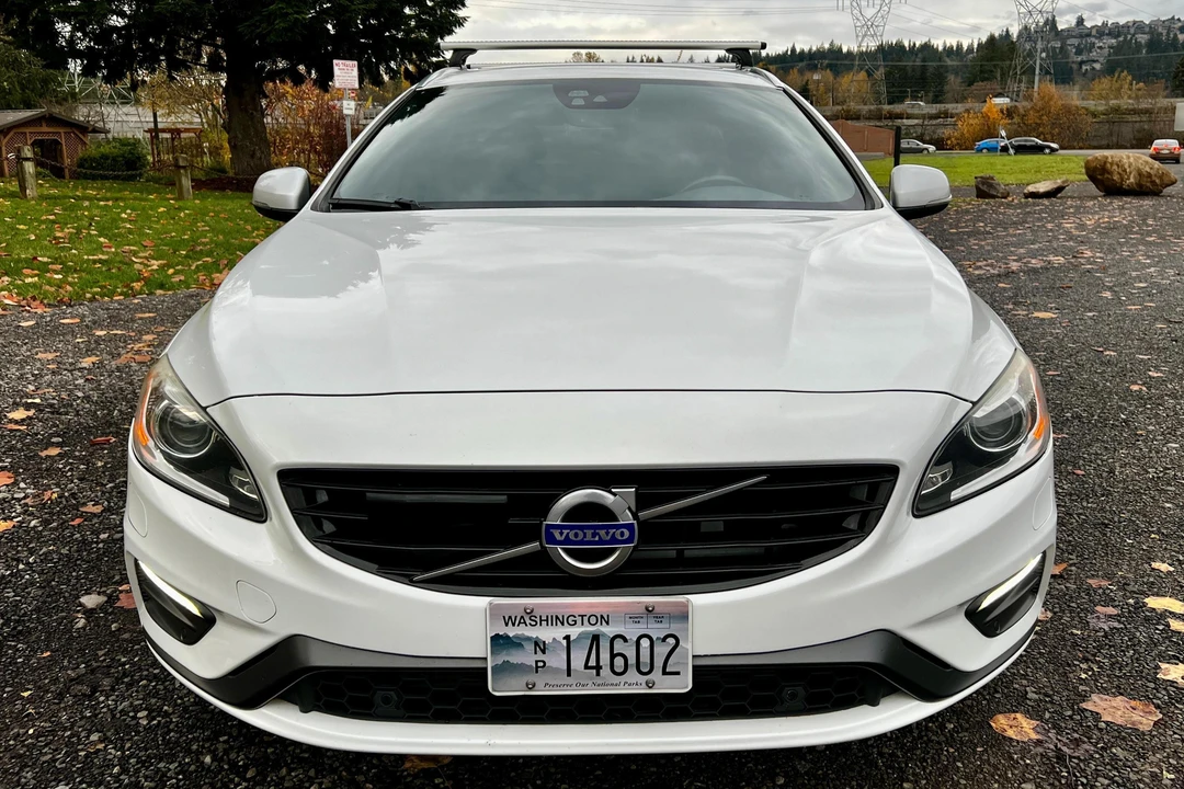 2016 Volvo V60 1st Gen - Image 2 of 31