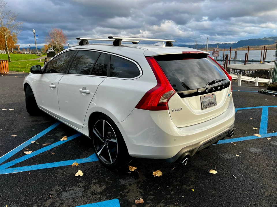 2016 Volvo V60 1st Gen - Image 13 of 31