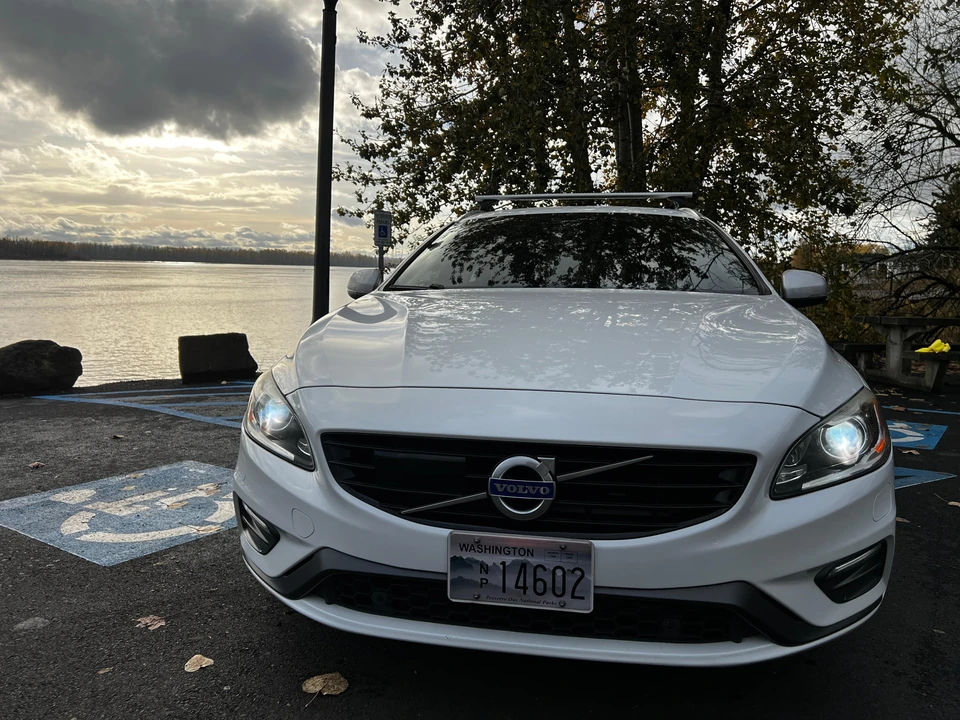 2016 Volvo V60 1st Gen - Image 7 of 31