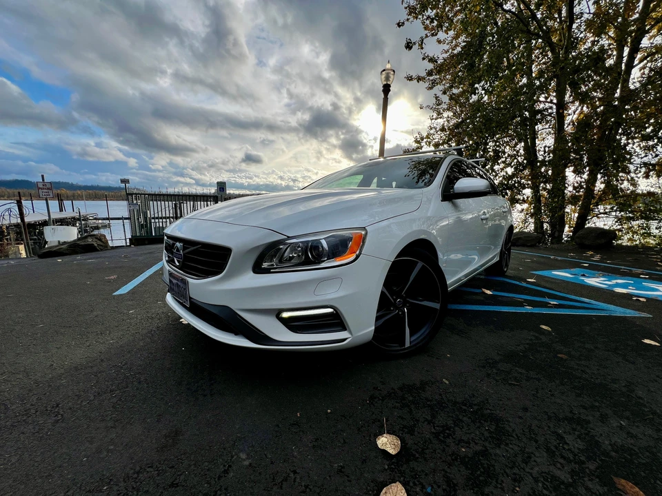 2016 Volvo V60 1st Gen - Image 8 of 31