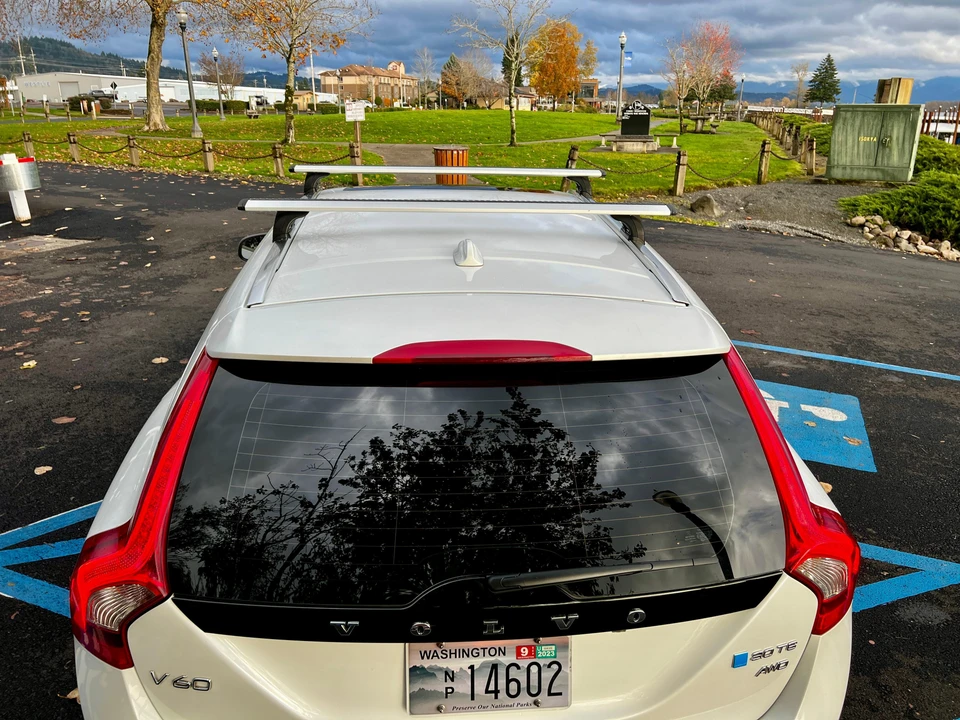 2016 Volvo V60 1st Gen - Image 24 of 31