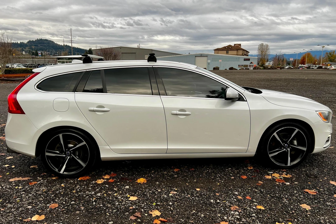 2016 Volvo V60 1st Gen - Image 3 of 31