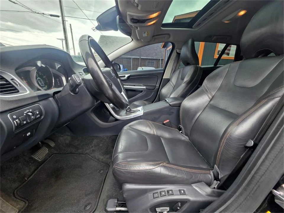 2016 Volvo V60 1st Gen - Image 9 of 20