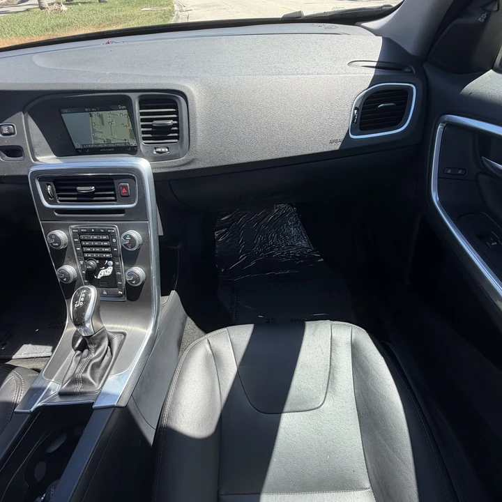 2016 Volvo V70 3rd Gen - Image 26 of 31