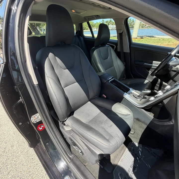 2016 Volvo V70 3rd Gen - Image 29 of 31