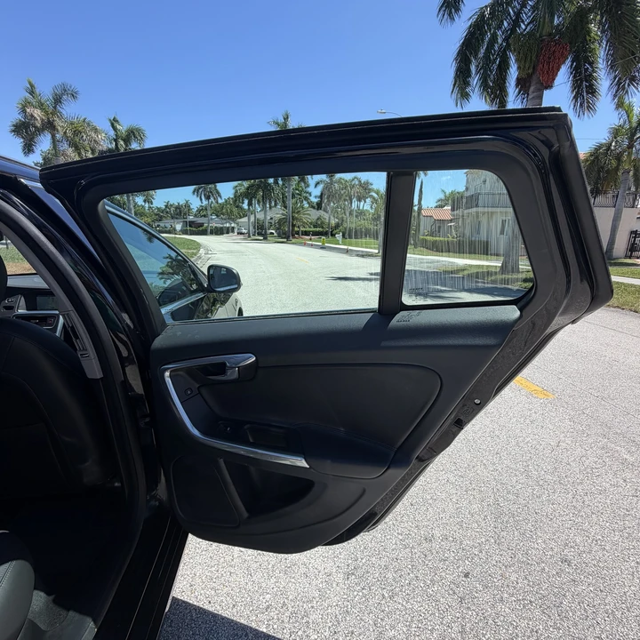 2016 Volvo V70 3rd Gen - Image 18 of 31