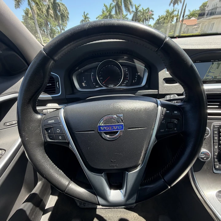 2016 Volvo V70 3rd Gen - Image 21 of 31