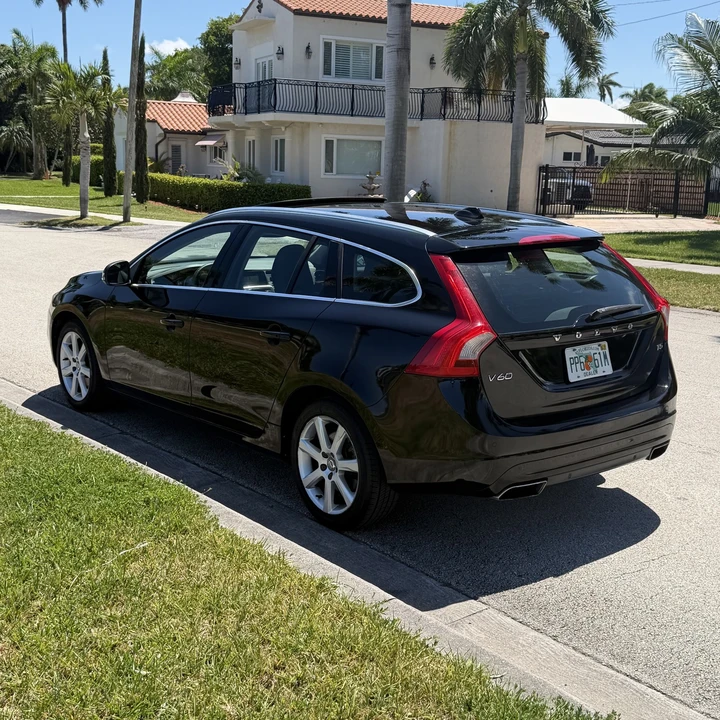 2016 Volvo V70 3rd Gen - Image 8 of 31