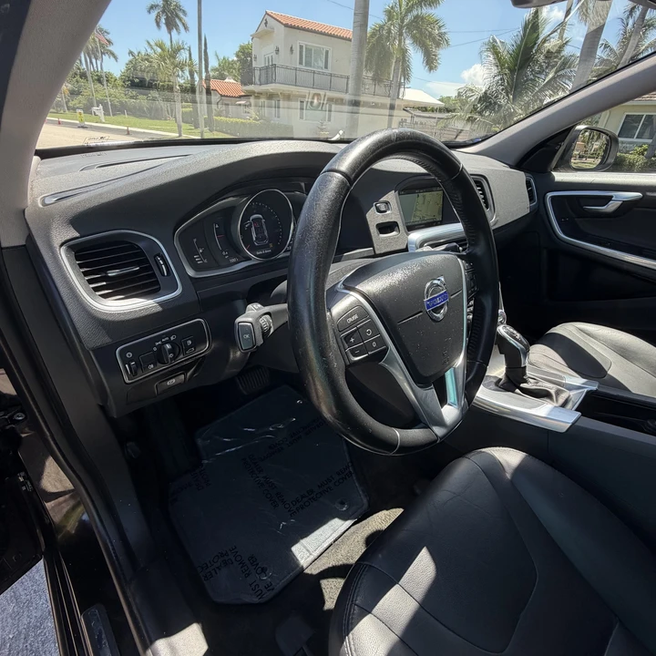 2016 Volvo V70 3rd Gen - Image 19 of 31