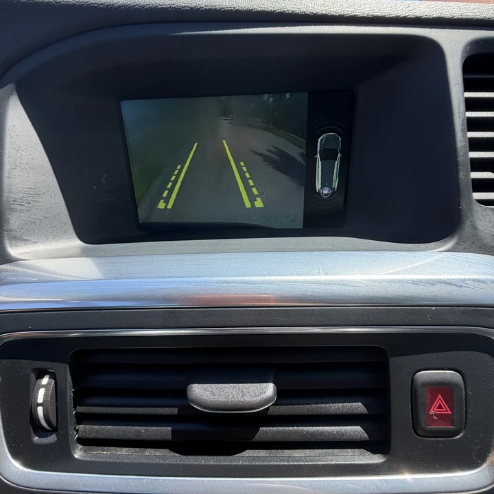 2016 Volvo V70 3rd Gen - Image 25 of 31