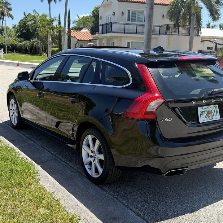 2016 Volvo V70 3rd Gen - Image 9 of 31