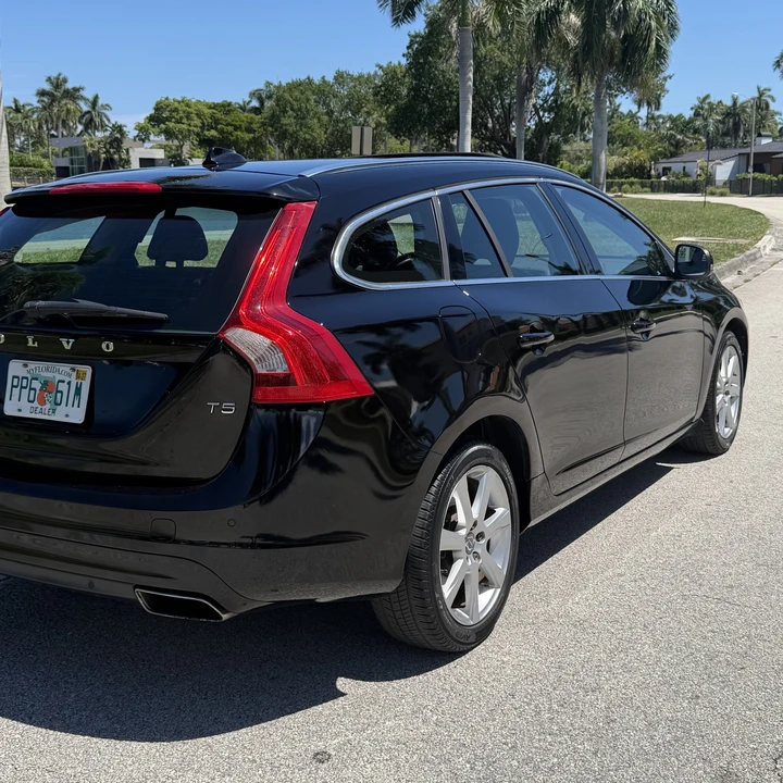 2016 Volvo V70 3rd Gen - Image 11 of 31