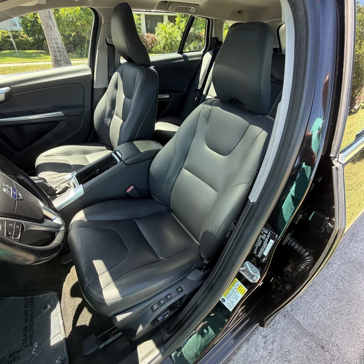 2016 Volvo V70 3rd Gen - Image 28 of 31