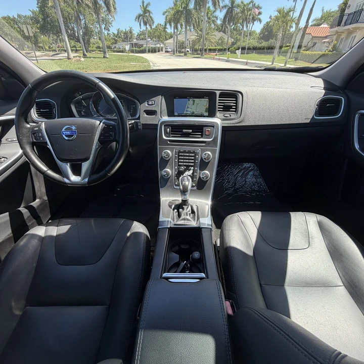 2016 Volvo V70 3rd Gen - Image 23 of 31