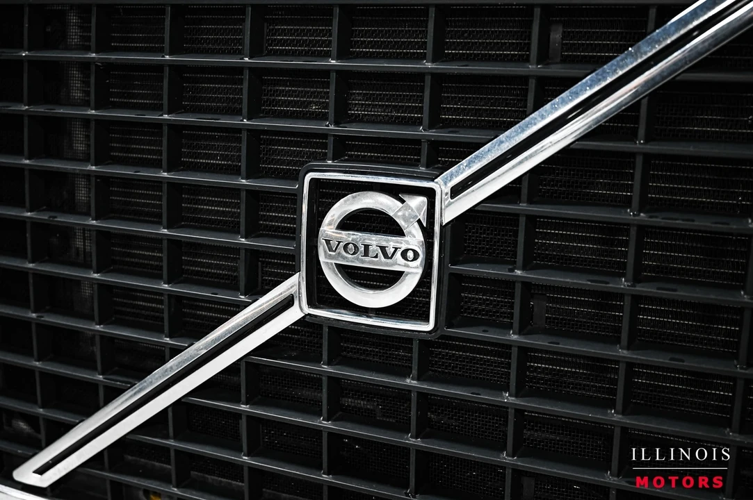 2016 Volvo - Image 9 of 21