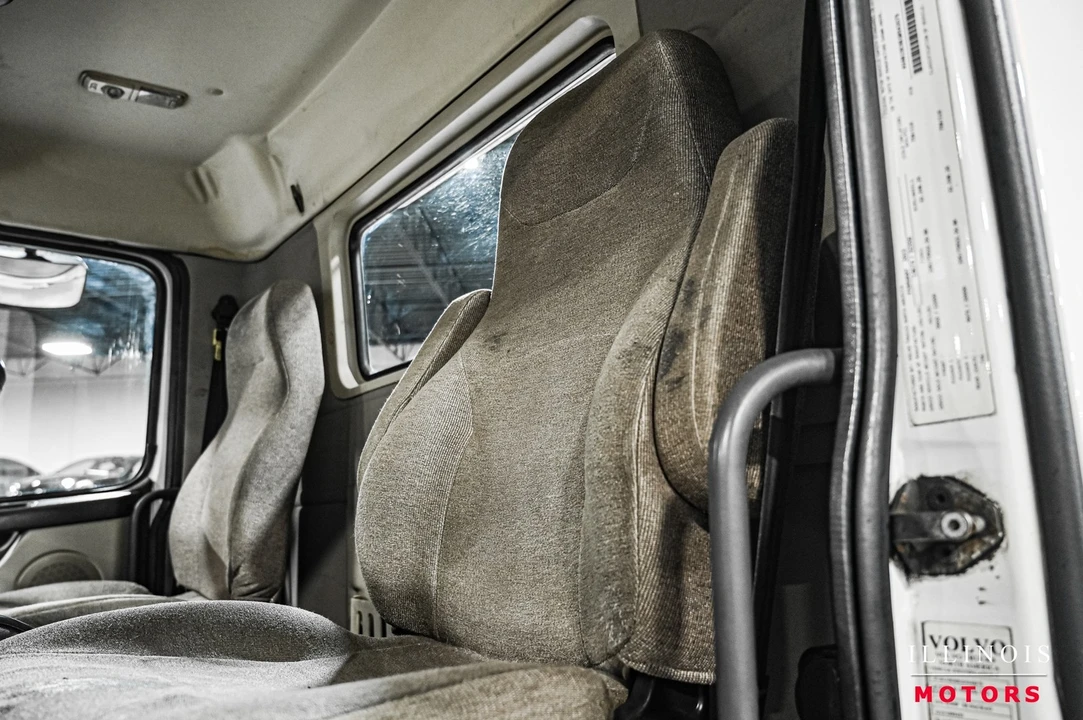 2016 Volvo - Image 23 of 31