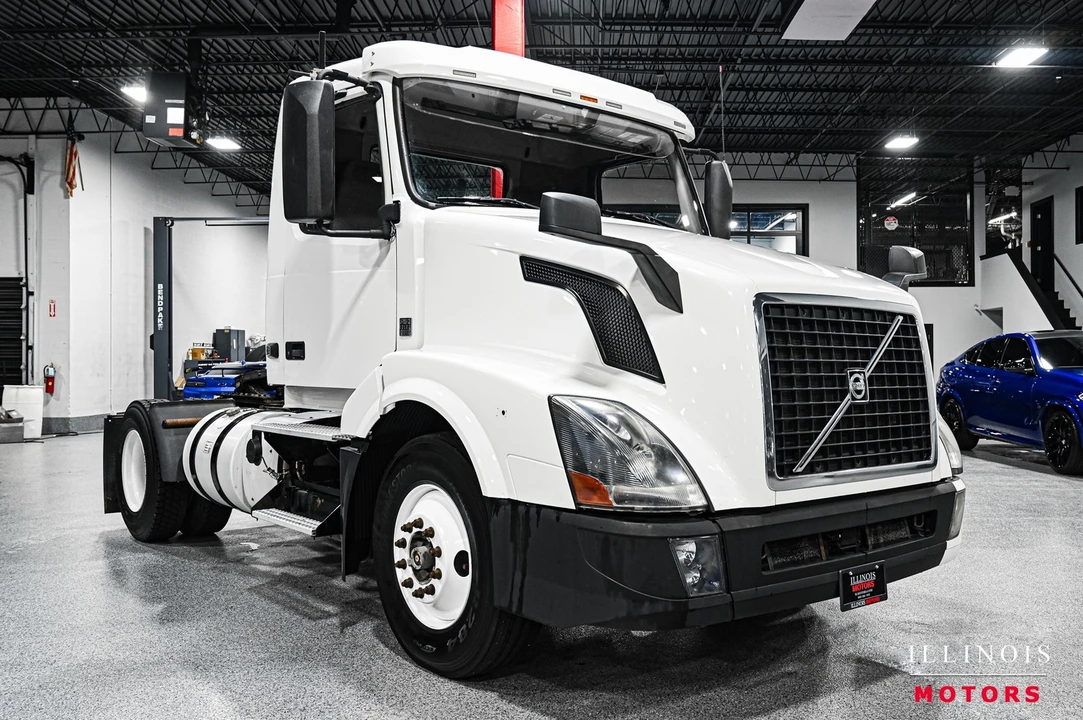 2016 Volvo - Image 7 of 21